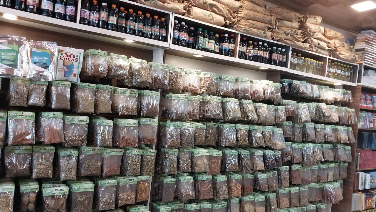 Seção de ervas e produtos da Amazônia